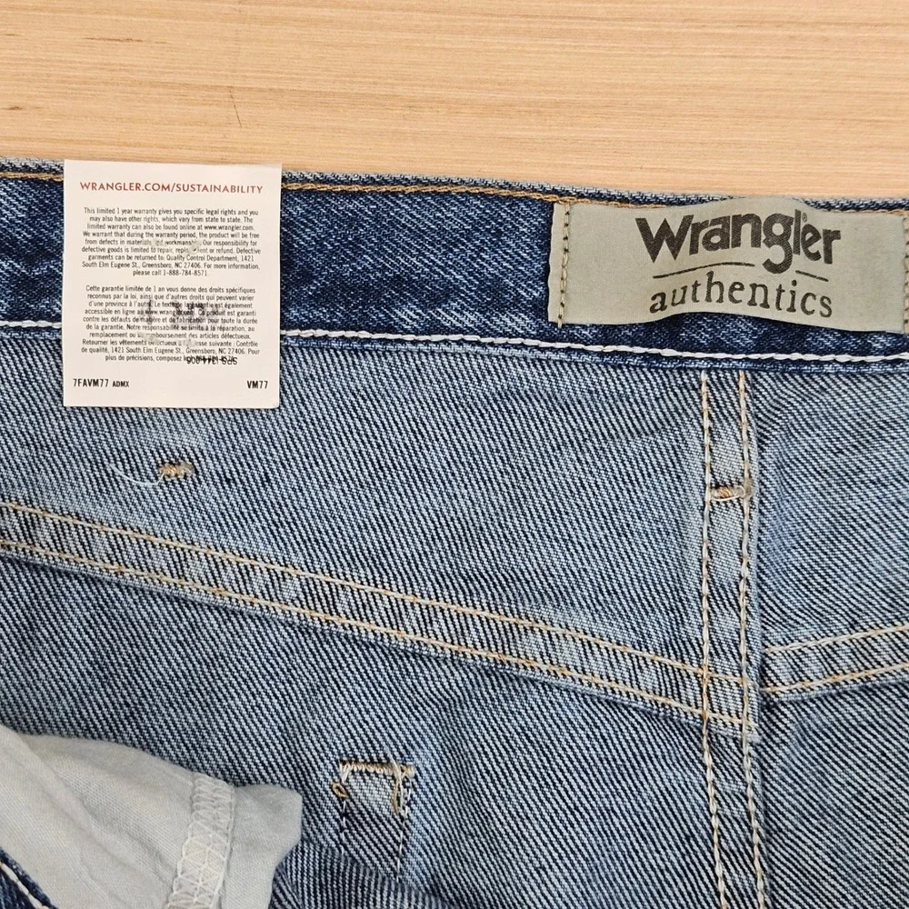 Wrangler Authentics Jeans Mens 44x28 Blue Regular Fit Denim ZM100SW Workwear NEW